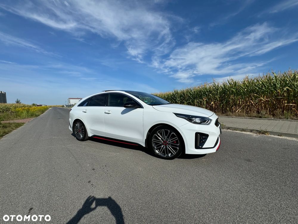 Kia ProCeed - 10