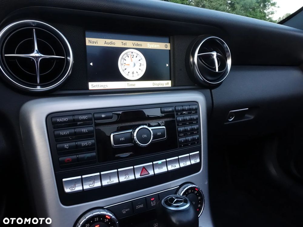 Mercedes-Benz SLK 350 (BlueEFFICIENCY) 7G-TRONIC - 21