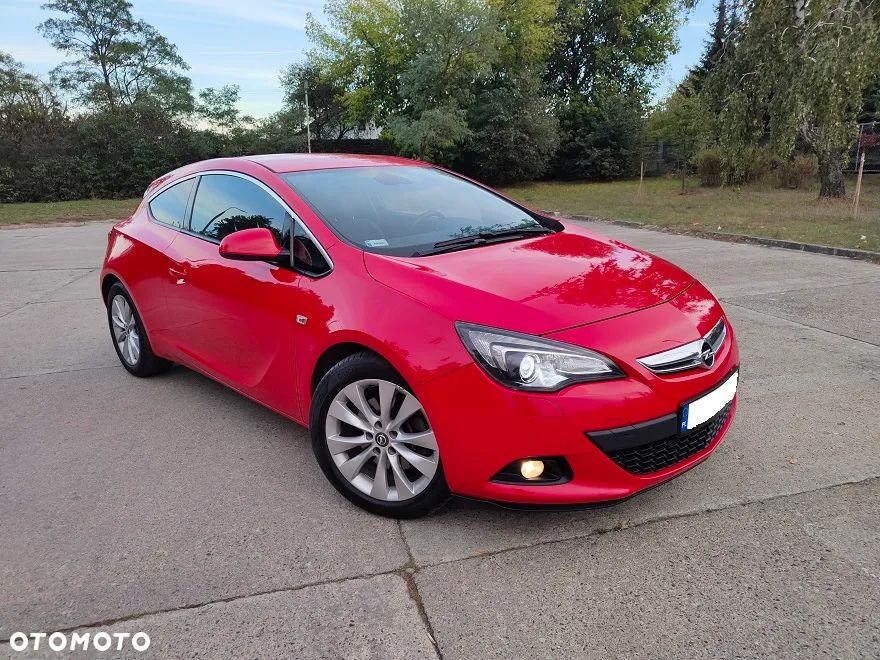 Opel Astra IV GTC 1.6 T Sport - 3