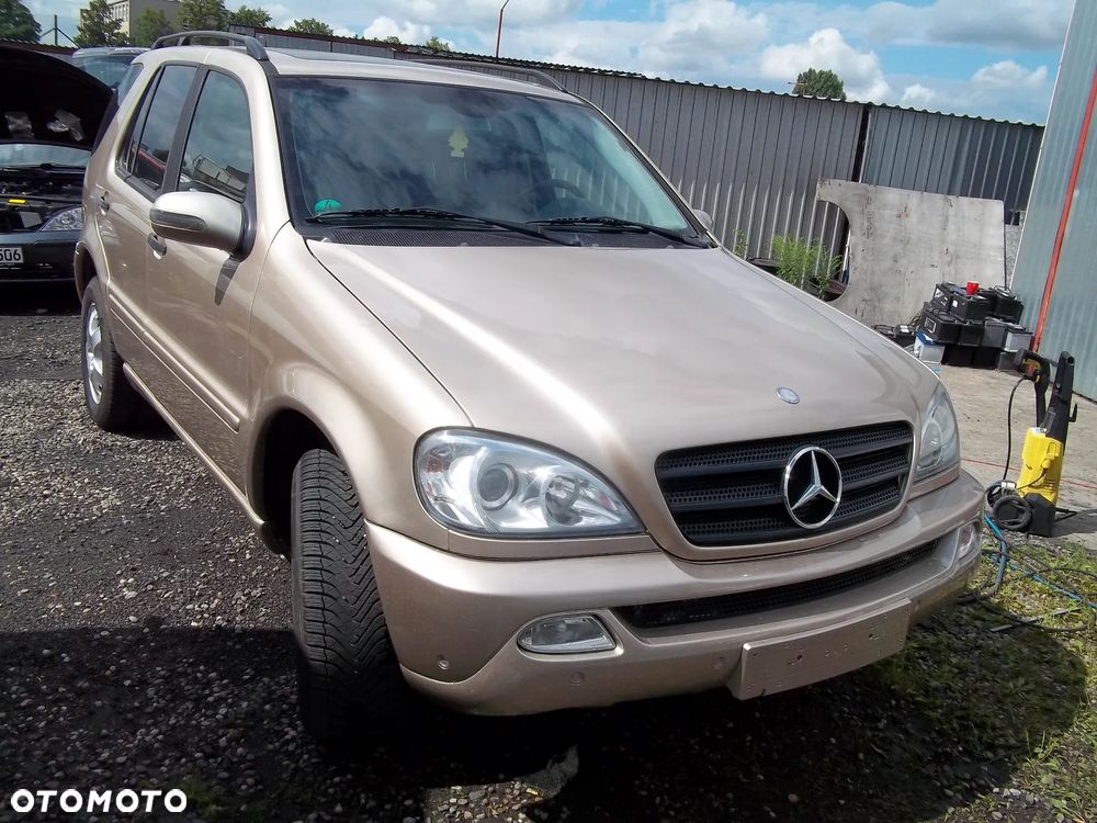 Mercedes-Benz ML - 4