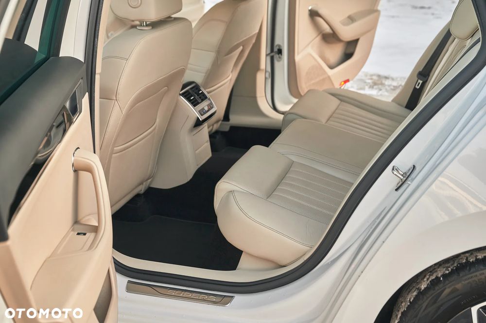 Skoda Superb 2.0 TDI L&K - 19