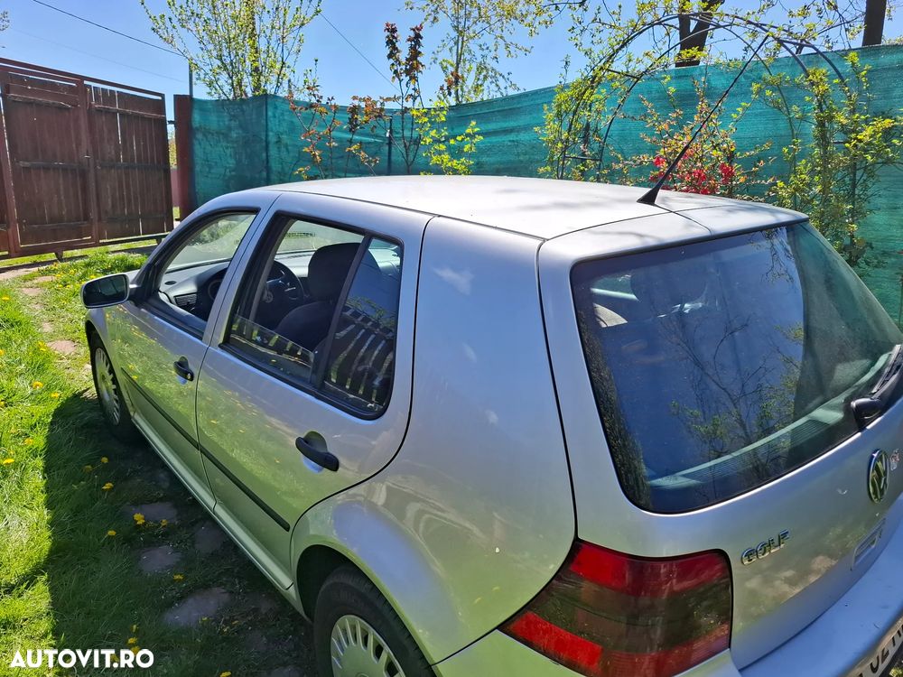Volkswagen Golf - 4
