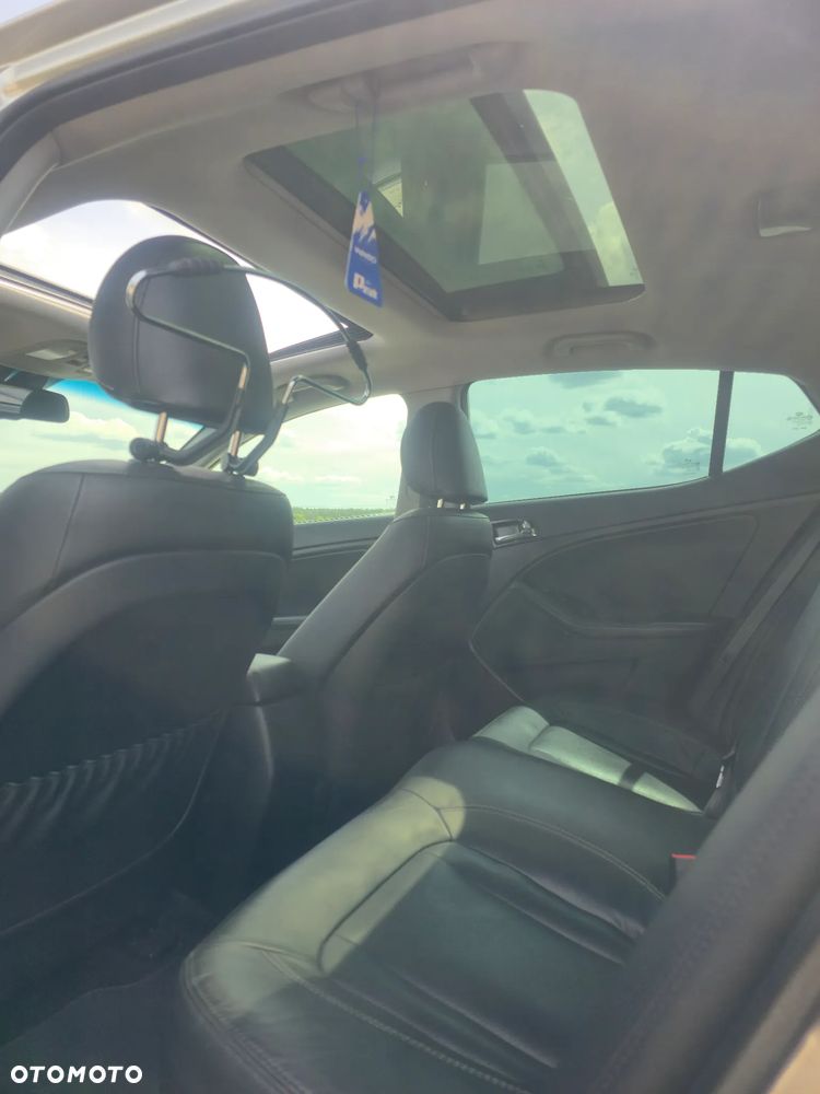 Kia Optima - 14