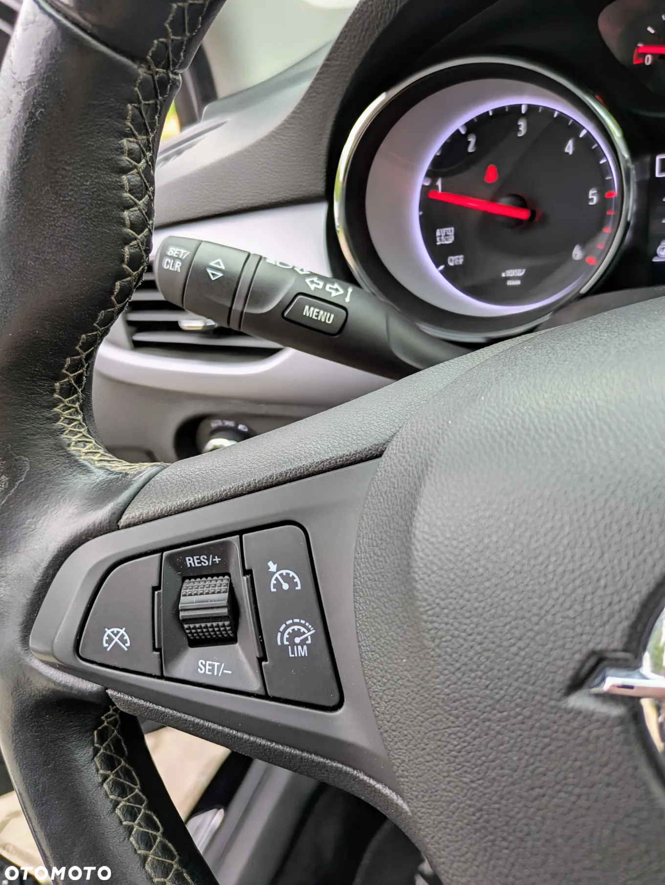 Opel Astra 1.6 CDTI Sports Tourer Active - 24