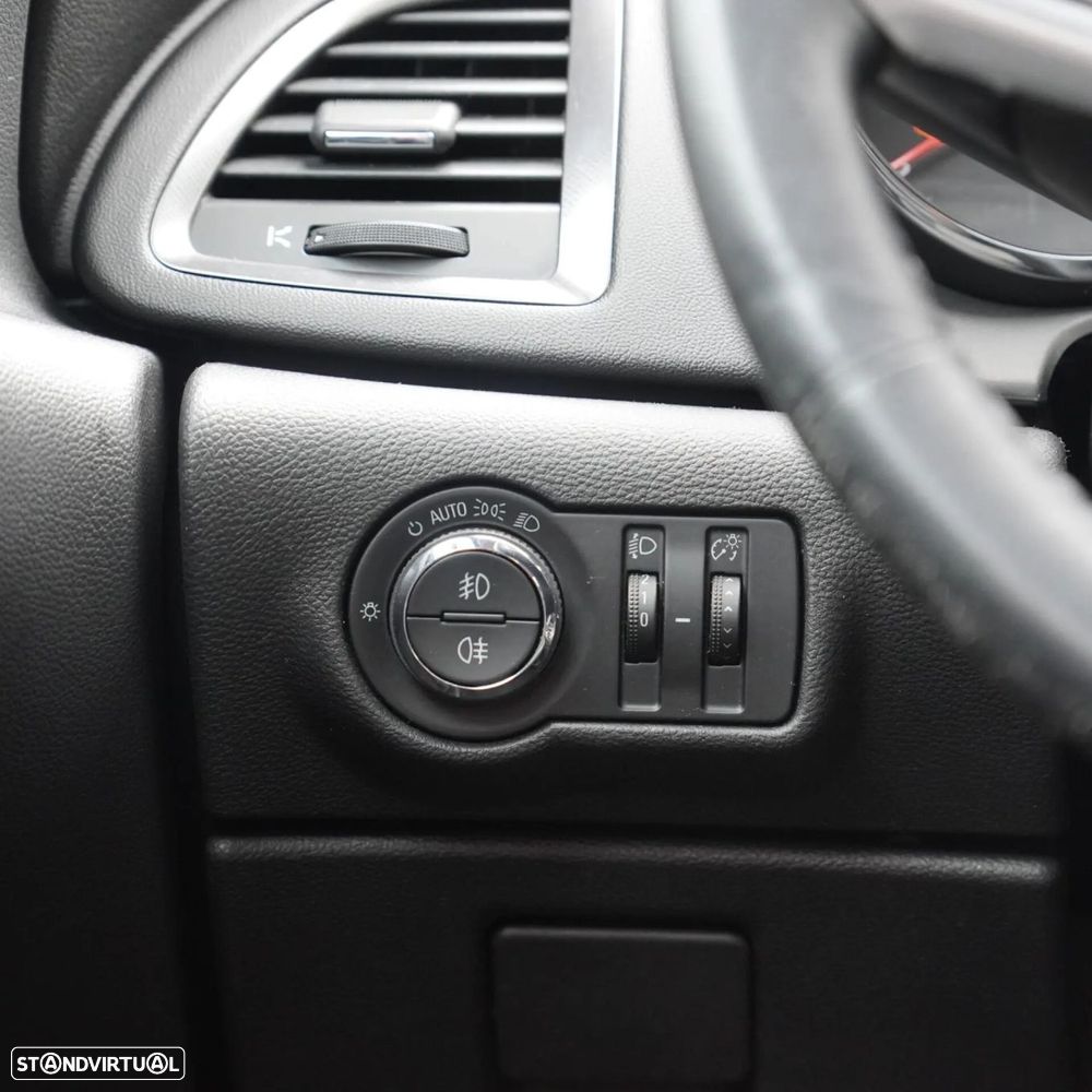 Opel Astra Caravan - 22