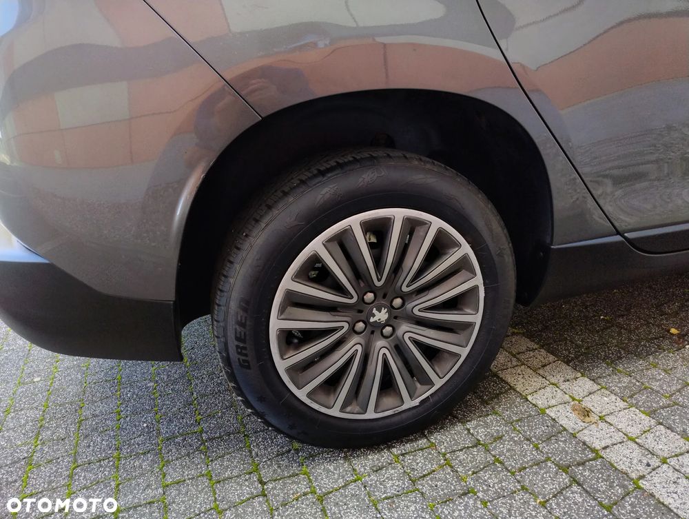 Peugeot 2008 1.2 Pure Tech Allure S&S - 38