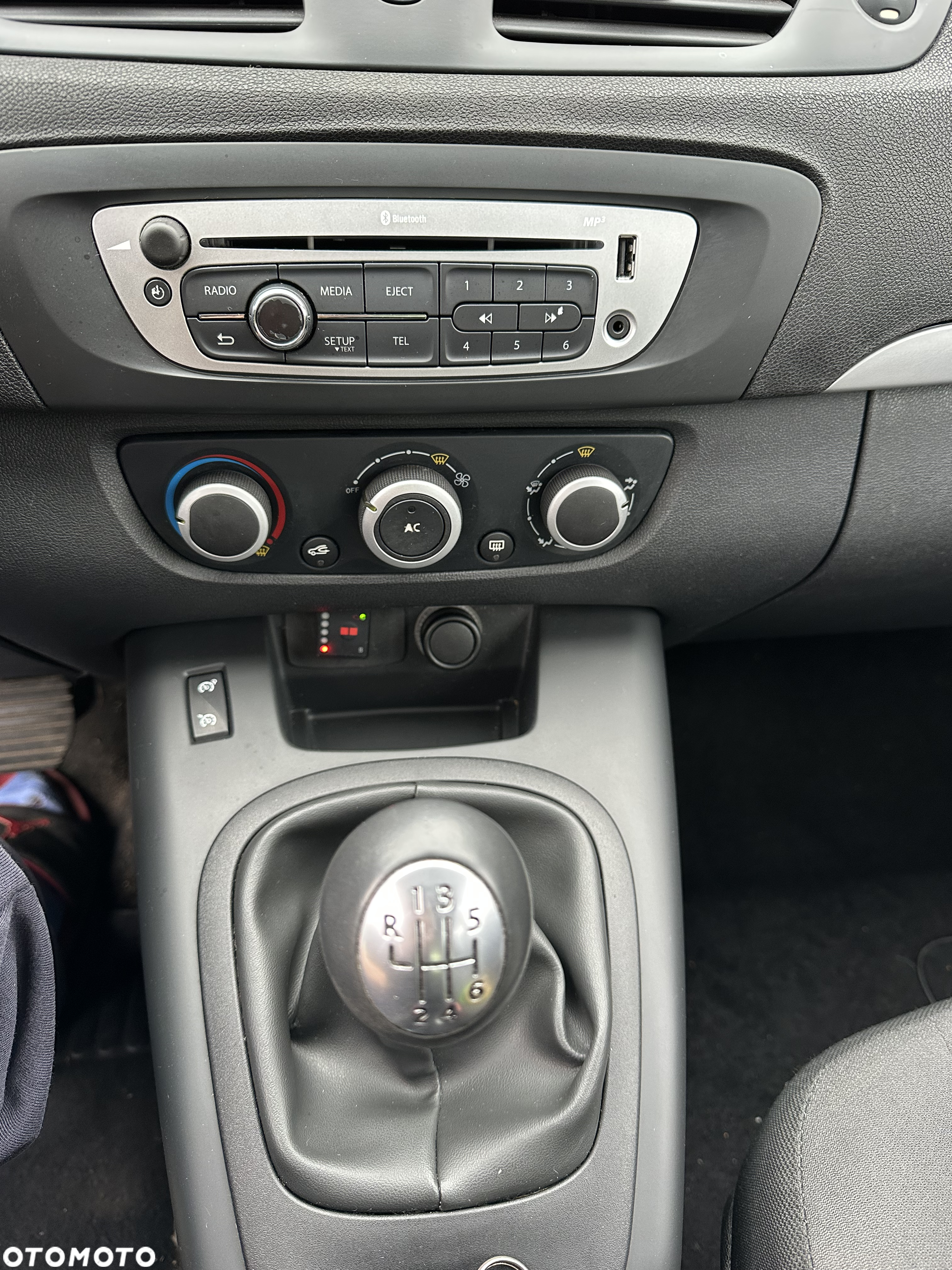 Renault Scenic 1.6 16V TomTom Edition - 17