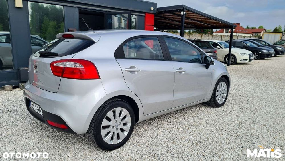 Kia Rio - 23