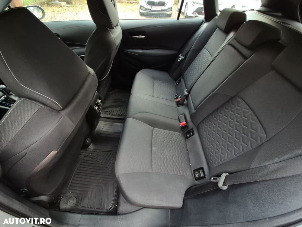 Toyota Corolla - 30