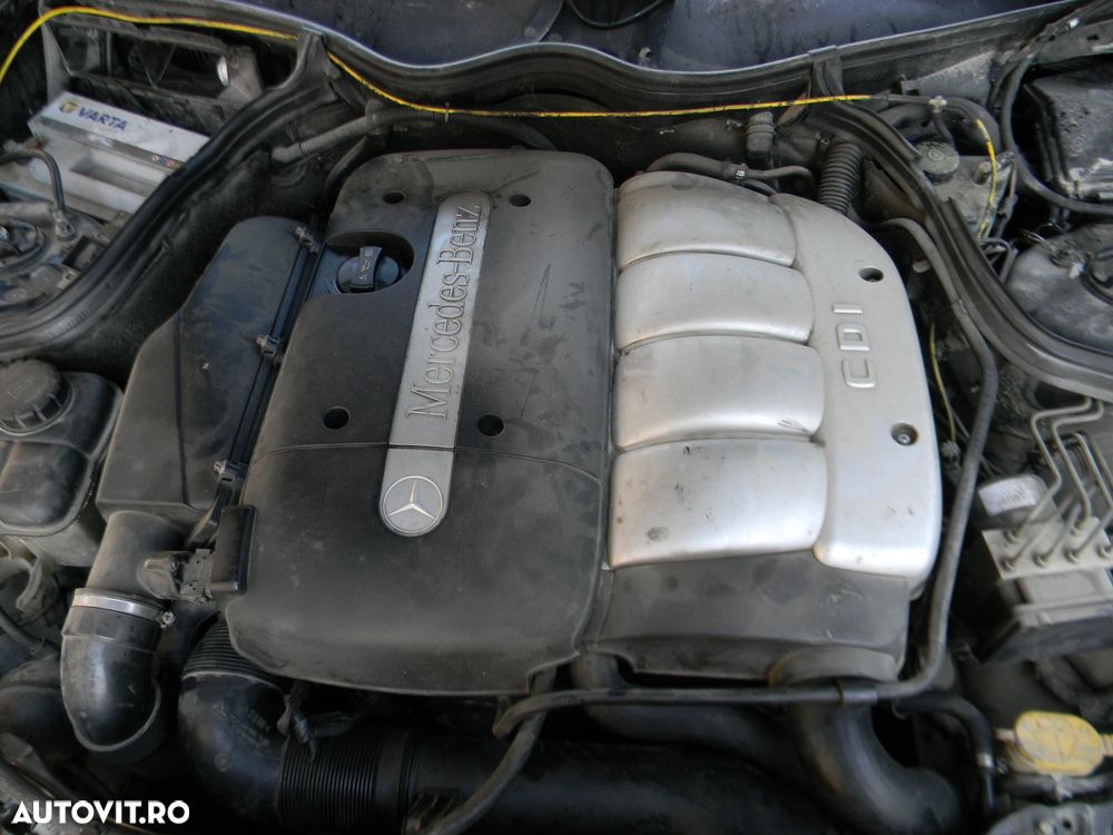 Dezmembrari  Mercedes-Benz C-CLASS (W203)  2000  > 2007 C 200 CDI (20 - 4