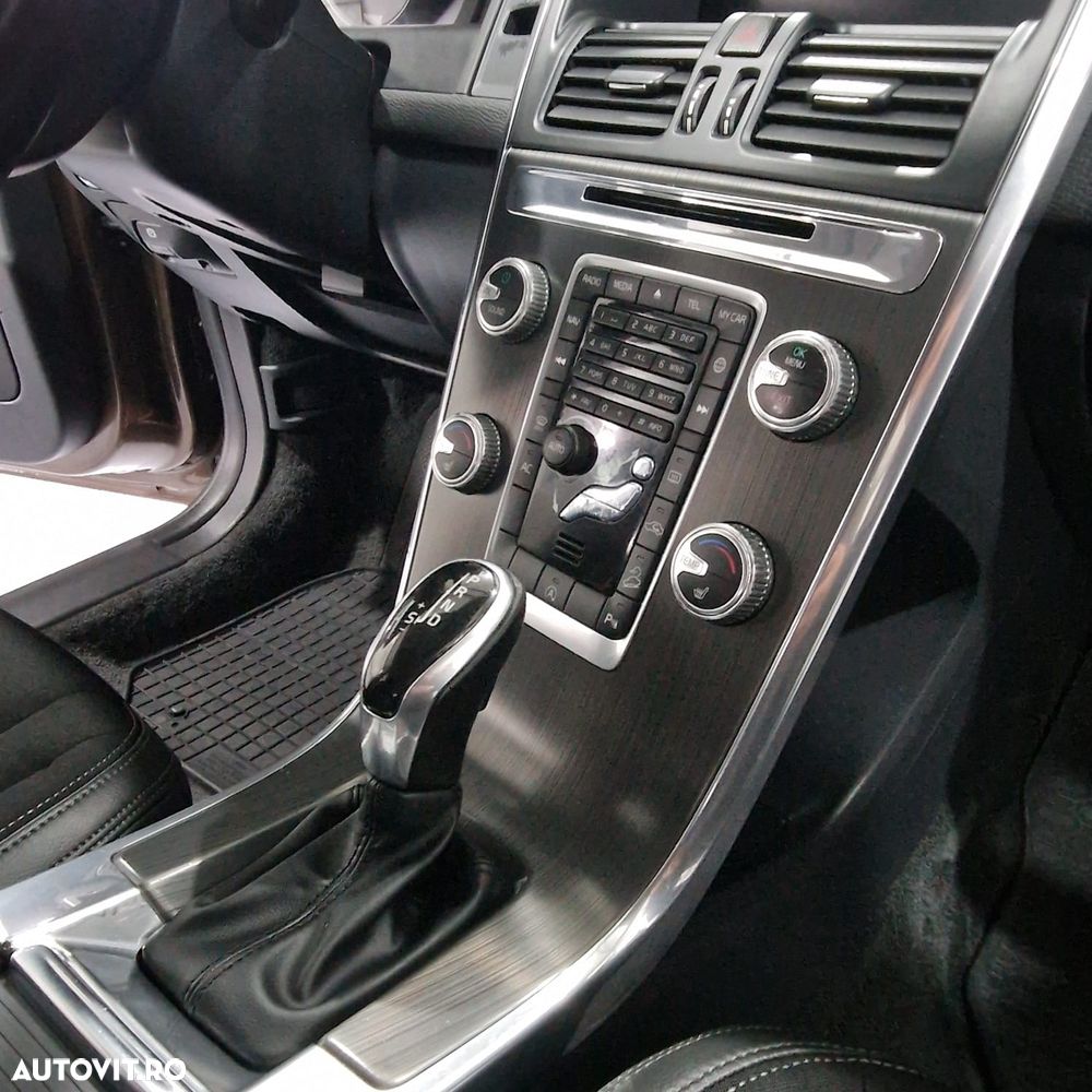 Volvo XC 60 D4AWD Kinetic - 10