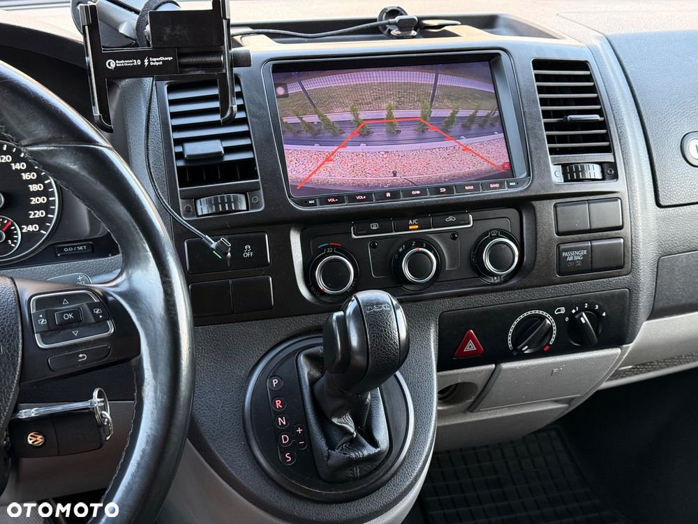 Volkswagen Transporter - 11