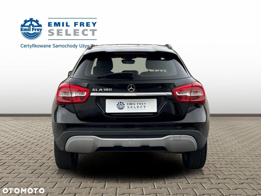 Mercedes-Benz GLA - 5