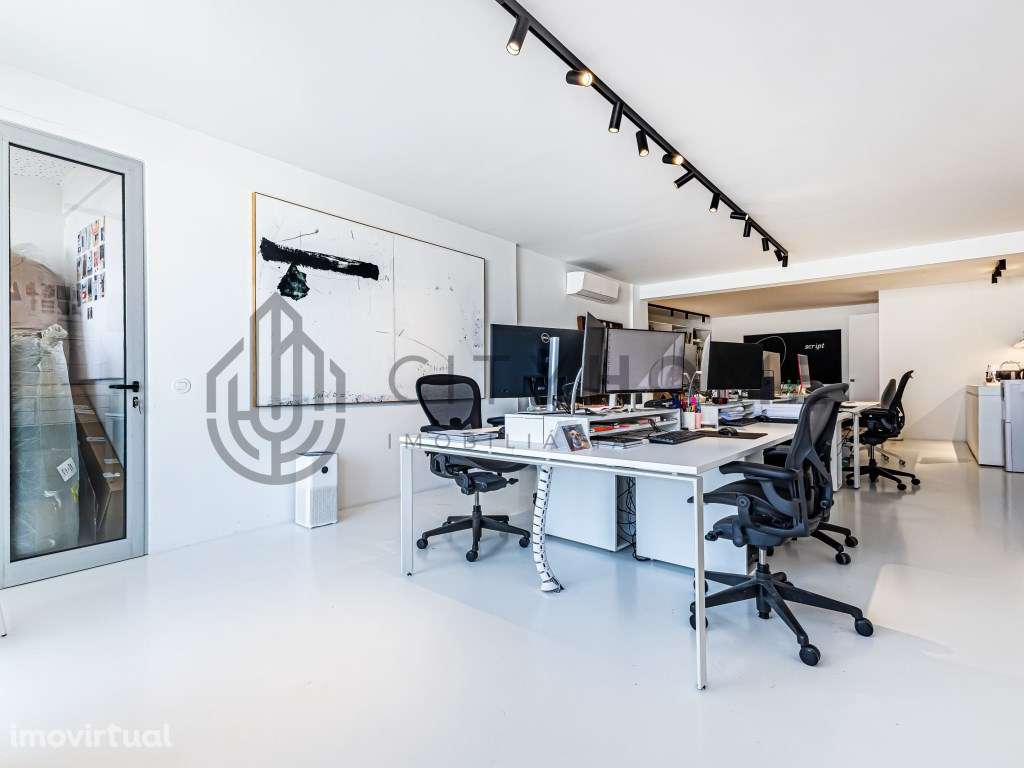 Escritório remodelado bem localizado no centro de Portimão - Grande imagem: 4/30