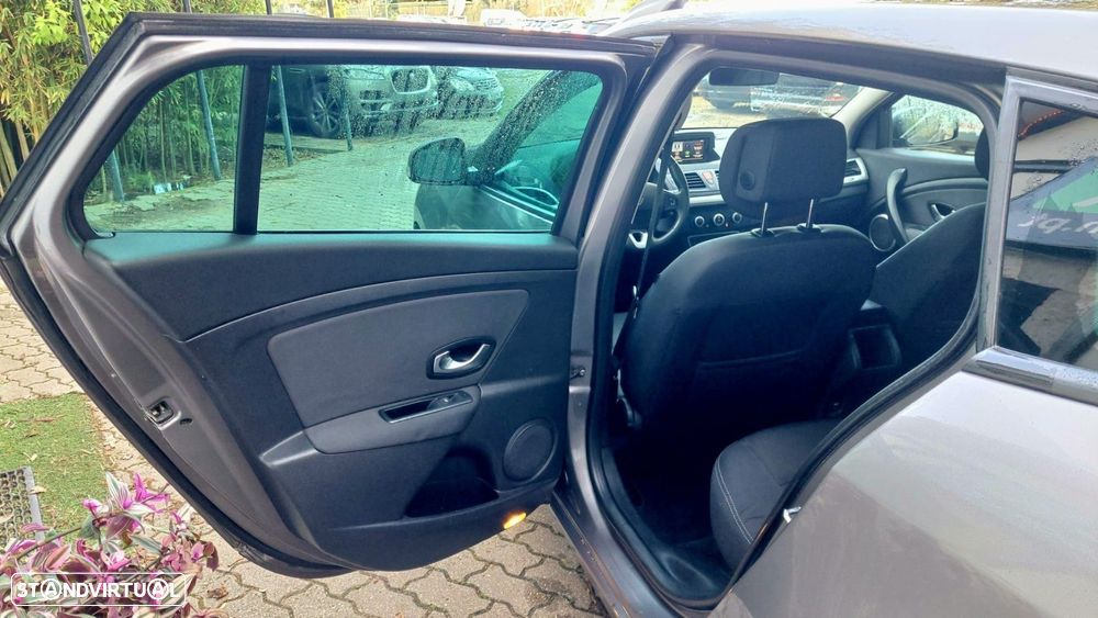 Renault Mégane Sport Tourer dCi 130 FAP Dynamique - 12