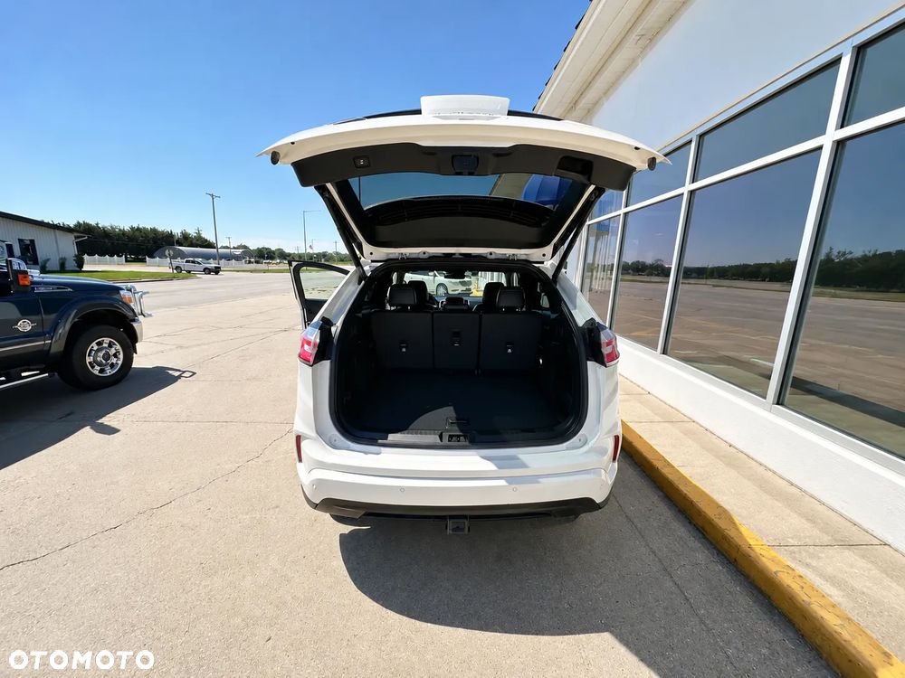 Ford Edge - 8