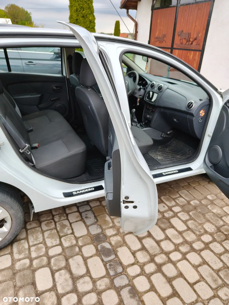 Dacia Sandero 0.9 TCe Laureate S&S EU6 - 4