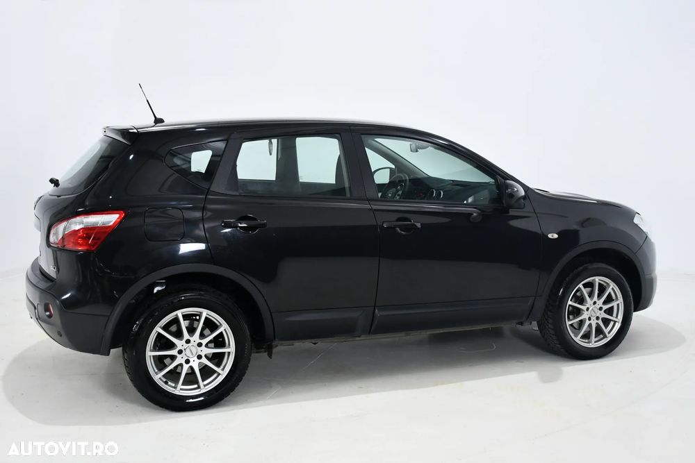 Nissan Qashqai 1.5 dCi DPF visia - 13
