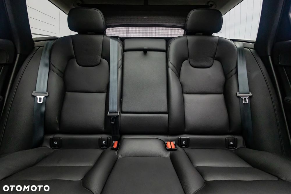 Volvo V90 Cross Country B4 D AWD Ultimate - 32
