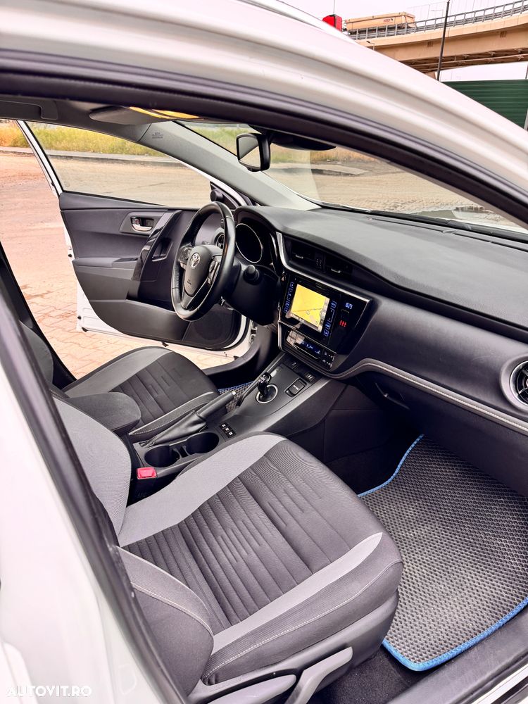 Toyota Auris - 13