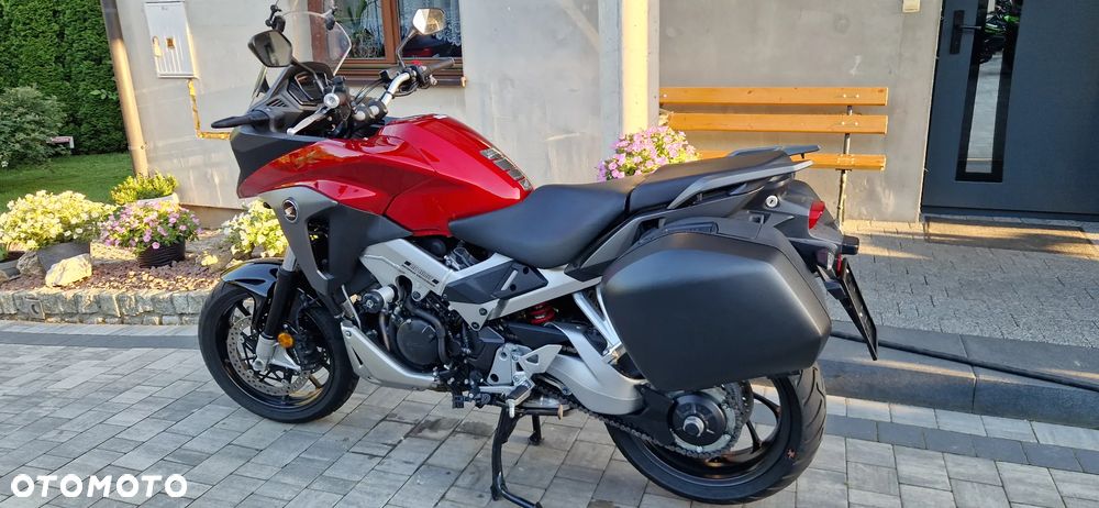 Honda VFR - 2