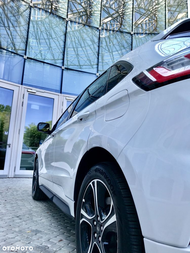 Ford Edge - 8