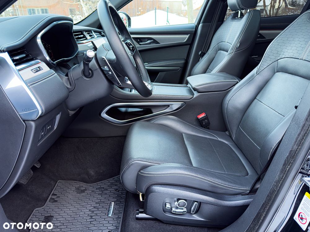 Jaguar F-Pace P400 AWD R-Dynamic S - 31