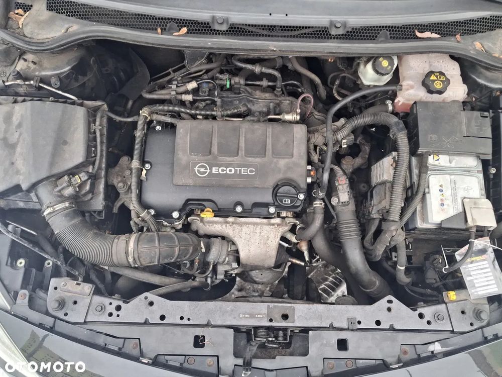 Opel Astra 1.4 Turbo Cosmo - 9