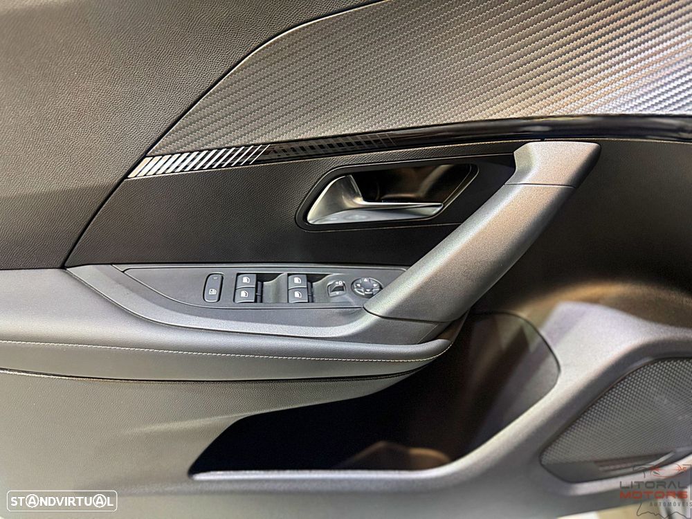 Peugeot 2008 PureTech 130 EAT8 Allure - 18