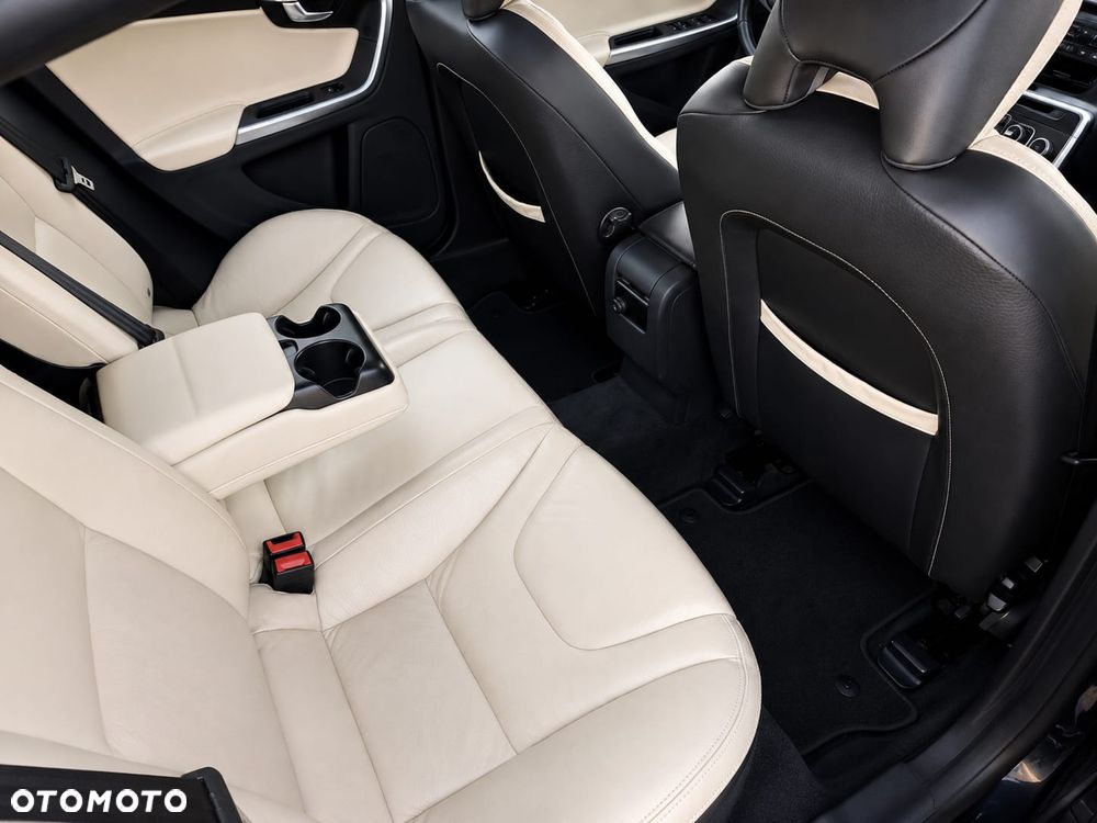 Volvo S60 D3 Geartronic Summum - 6