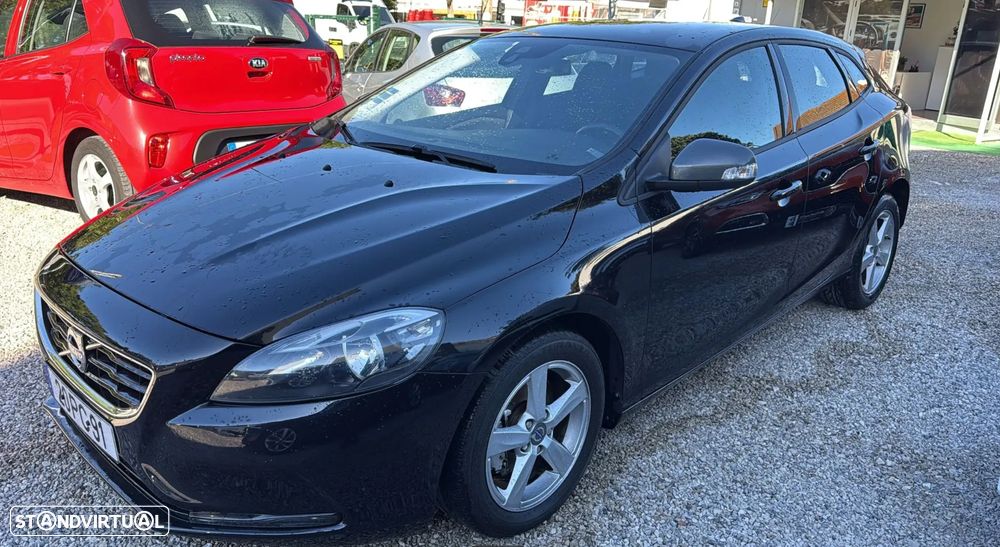 Volvo V40 1.6 D2 Momentum - 1