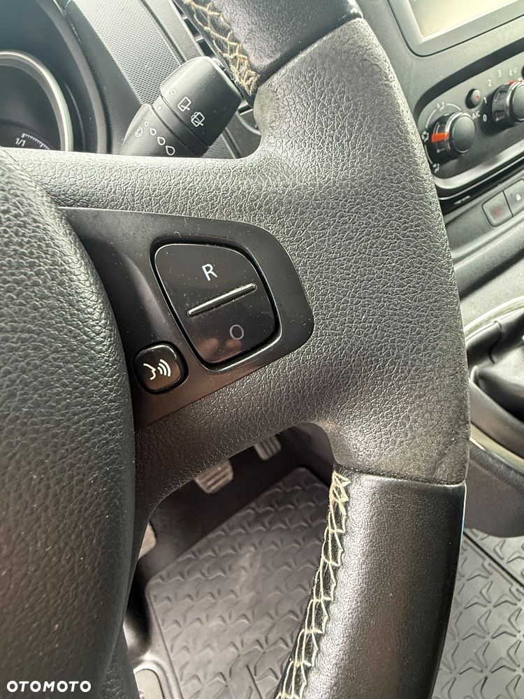 Opel Vivaro L2H1 2,9t Elegance Business - 33