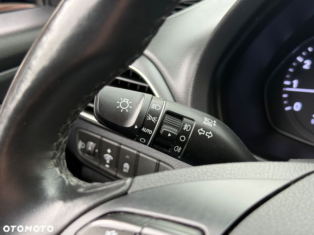 Hyundai i30 1.5 DPI Classic + - 17