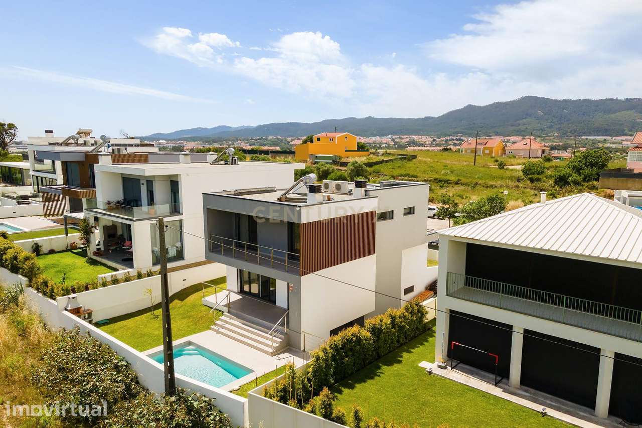 Moradia T4 isolada | Quinta D. Isabel de Abreu com garagem e piscina - Grande imagem: 3/47