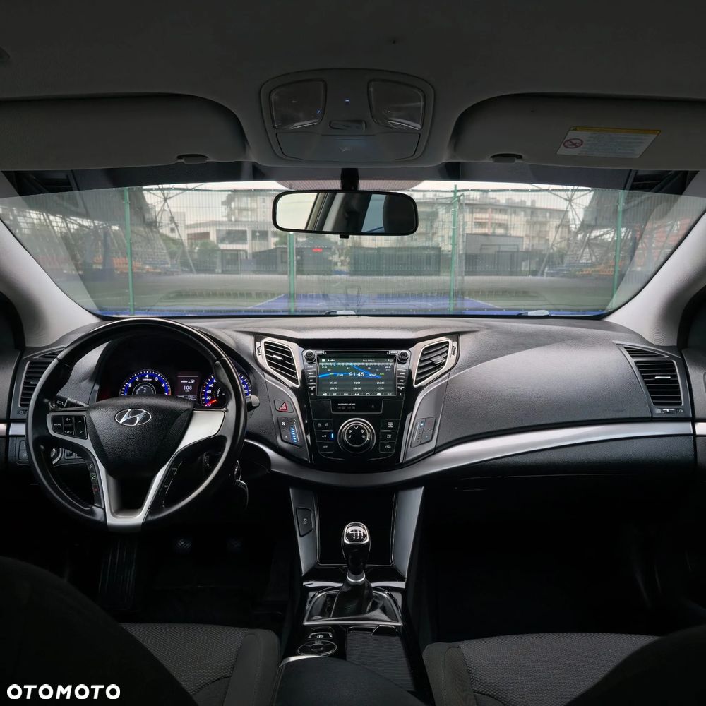 Hyundai i40 Kombi blue 1.6 Space - 40