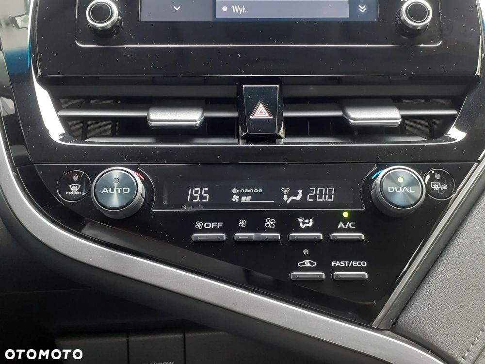 Toyota Camry - 19