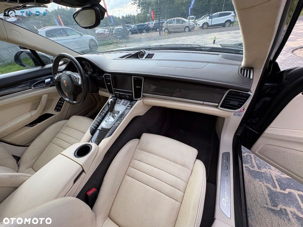 Porsche Panamera - 30
