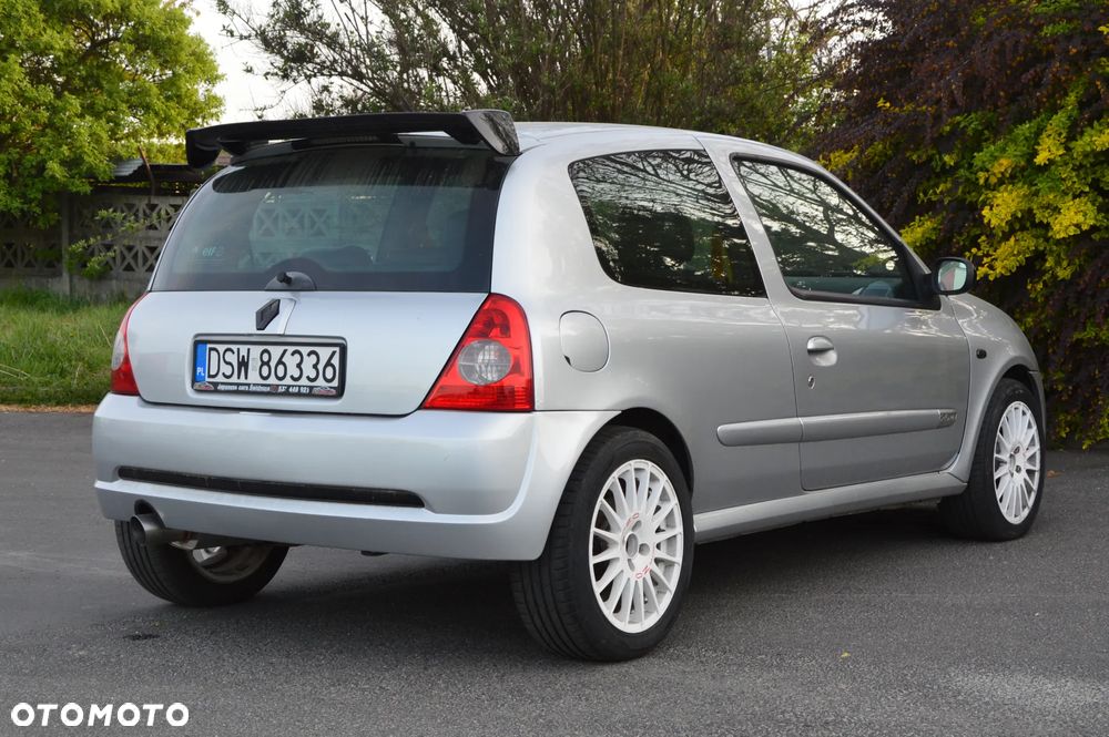 Renault Clio - 11