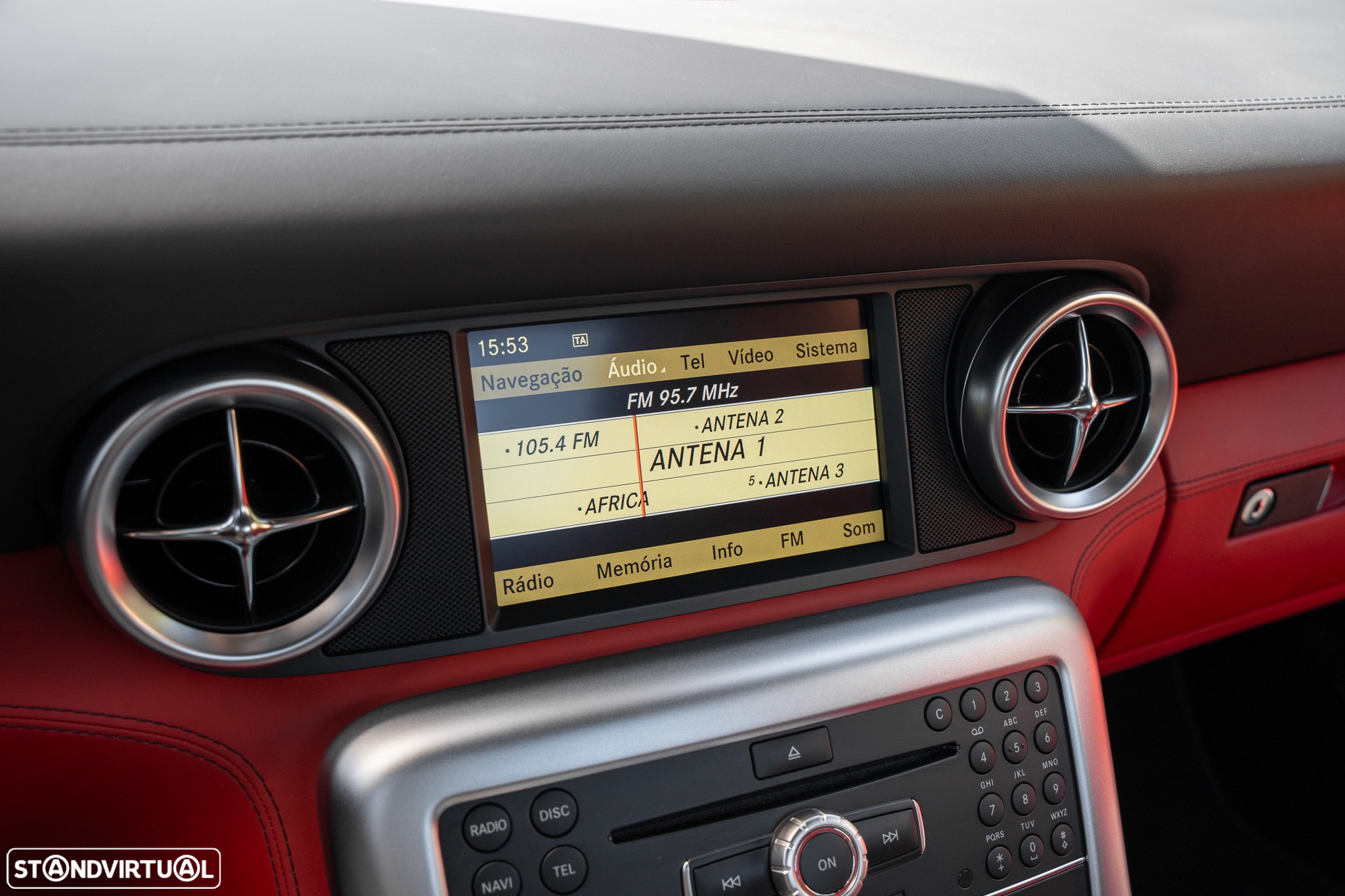 Mercedes-Benz SLS 63 AMG Standard - 15