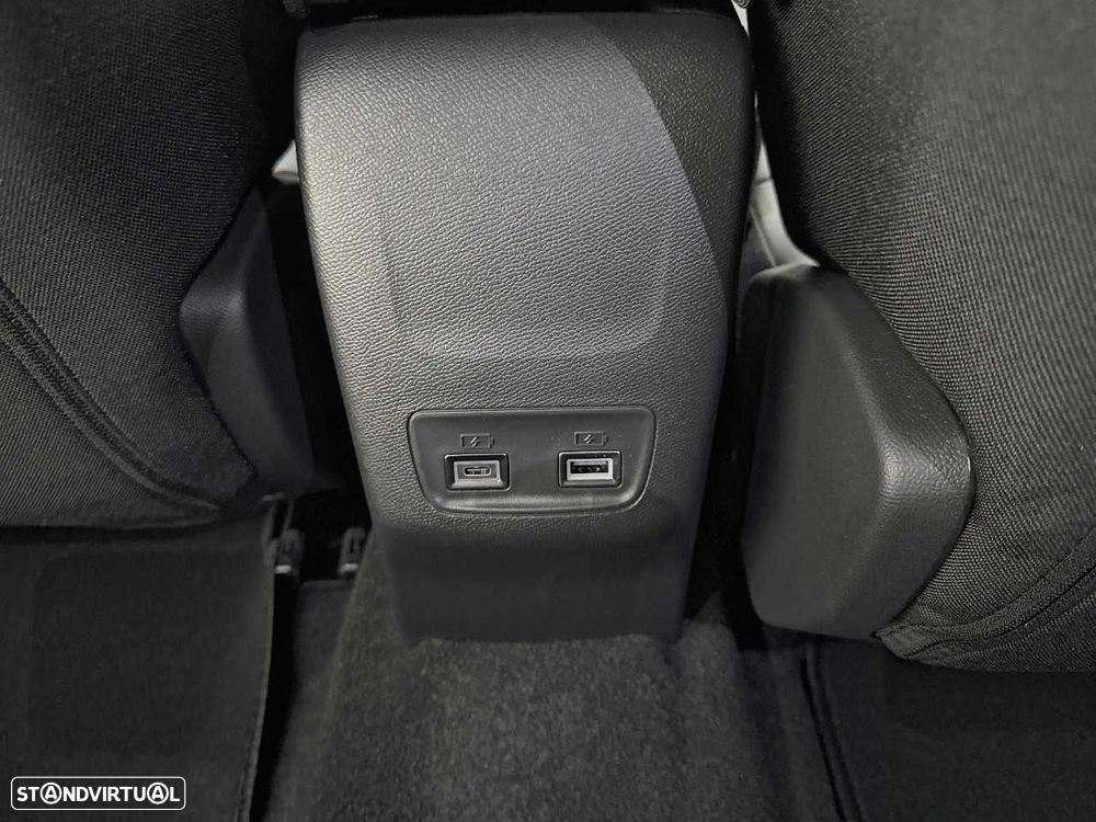 Peugeot 2008 1.2 PureTech Allure - 23