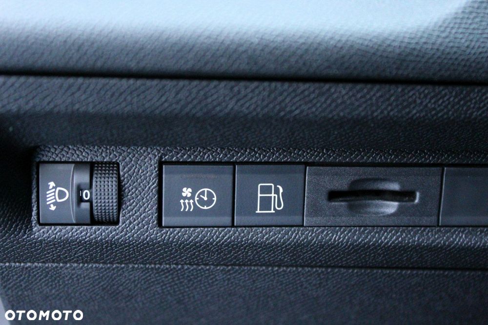 Peugeot 308 1.6 Hybrid PHEV Active Pack EAT8 - 19