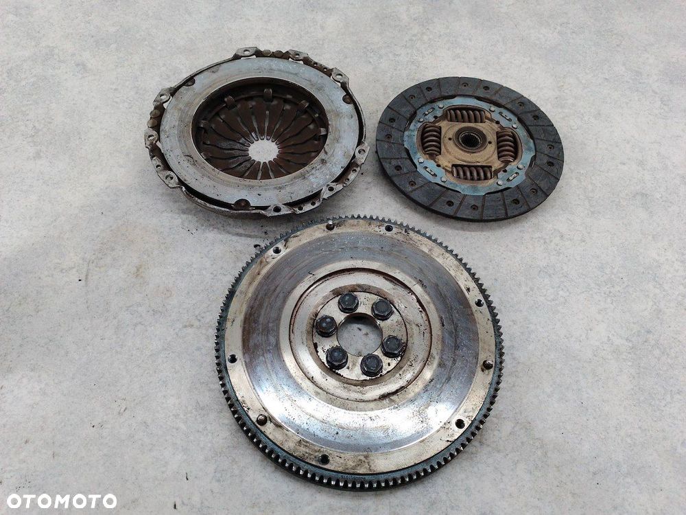 SPRZĘGŁO KOMPLETNE SKODA OCTAVIA II 030105271D 700296 700295  VALEO 1.6 FSI - 8
