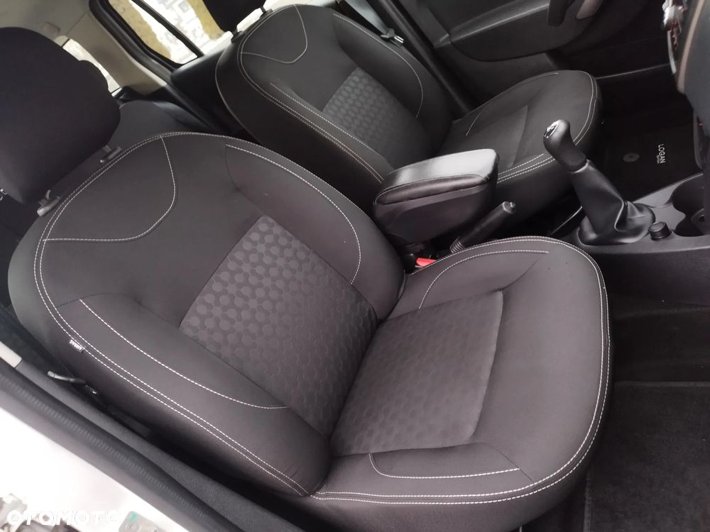 Dacia Logan TCe 90 S&S Laureate - 17