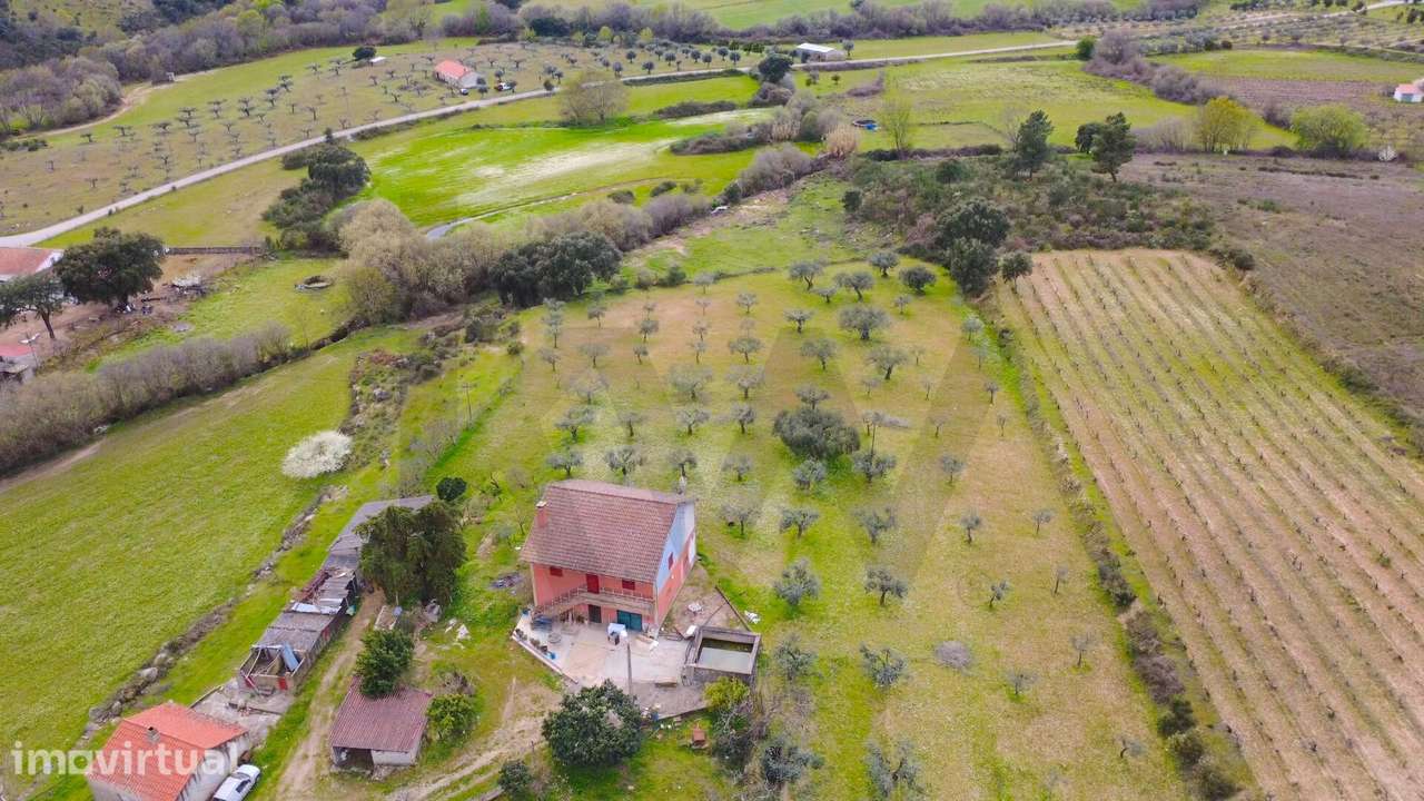 Quinta com moradia e terreno em Vale de Prazeres, Fundão - Grande imagem: 4/59