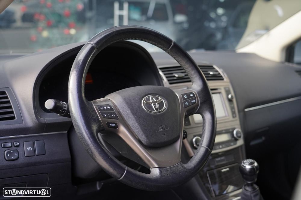 Toyota Avensis SW 2.0 D-4D Exclusive - 6