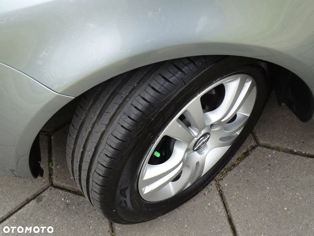 Opel Corsa 1.4 16V Cosmo - 20