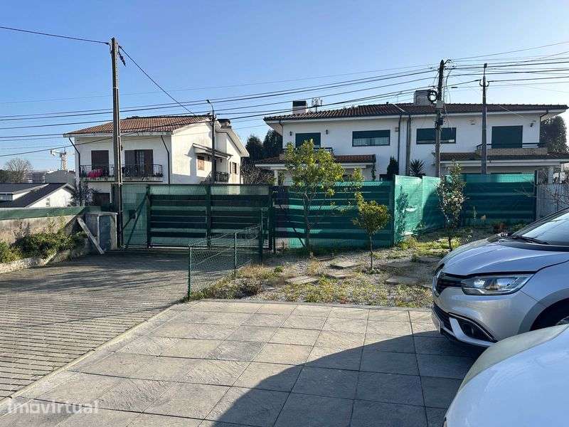 Terreno com Anexo (Armazem),Prox. da Cerialis - Grande imagem: 2/12