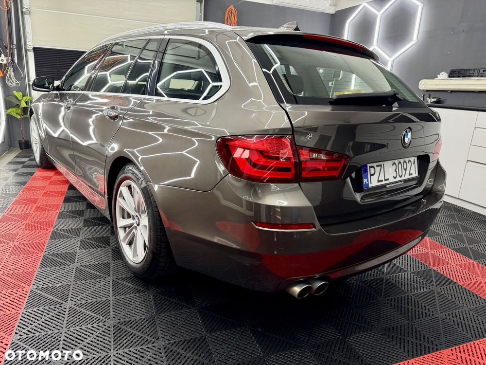 BMW Seria 5 525d xDrive Sport-Aut - 17