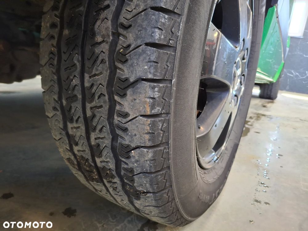 Mercedes-Benz Sprinter 316 2.2 163 KM Klimatyzacja Tempomat Grzany Fotel Alufelgi Wielofunkcyjna Kierownica Hak Elektryczne Szyby + Lusterka Asystenty Duże Radio Z Systemem Nawigacji - 13
