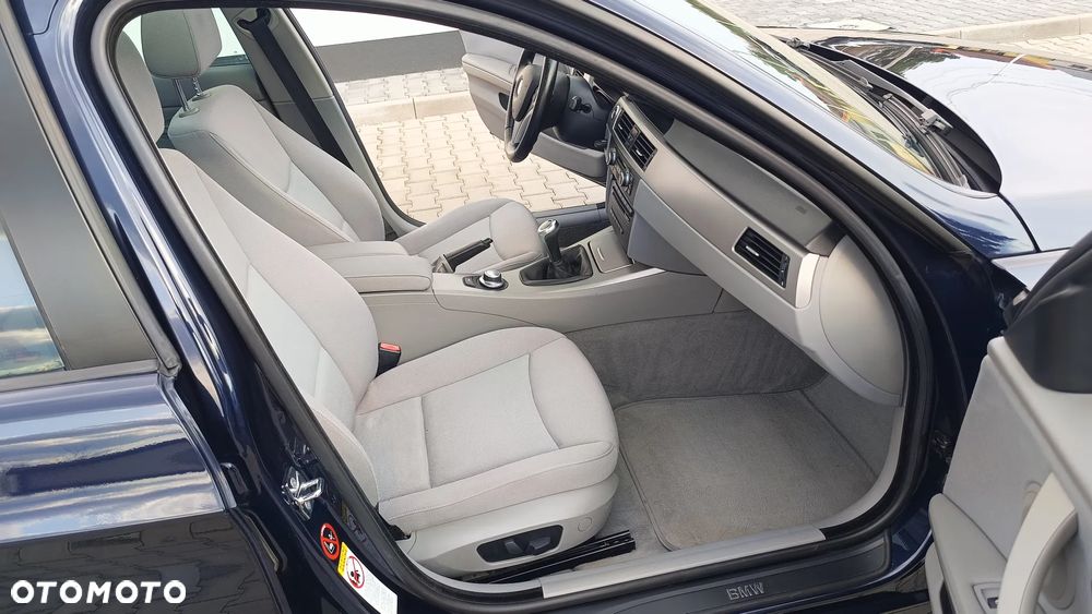 BMW Seria 3 320d DPF - 16